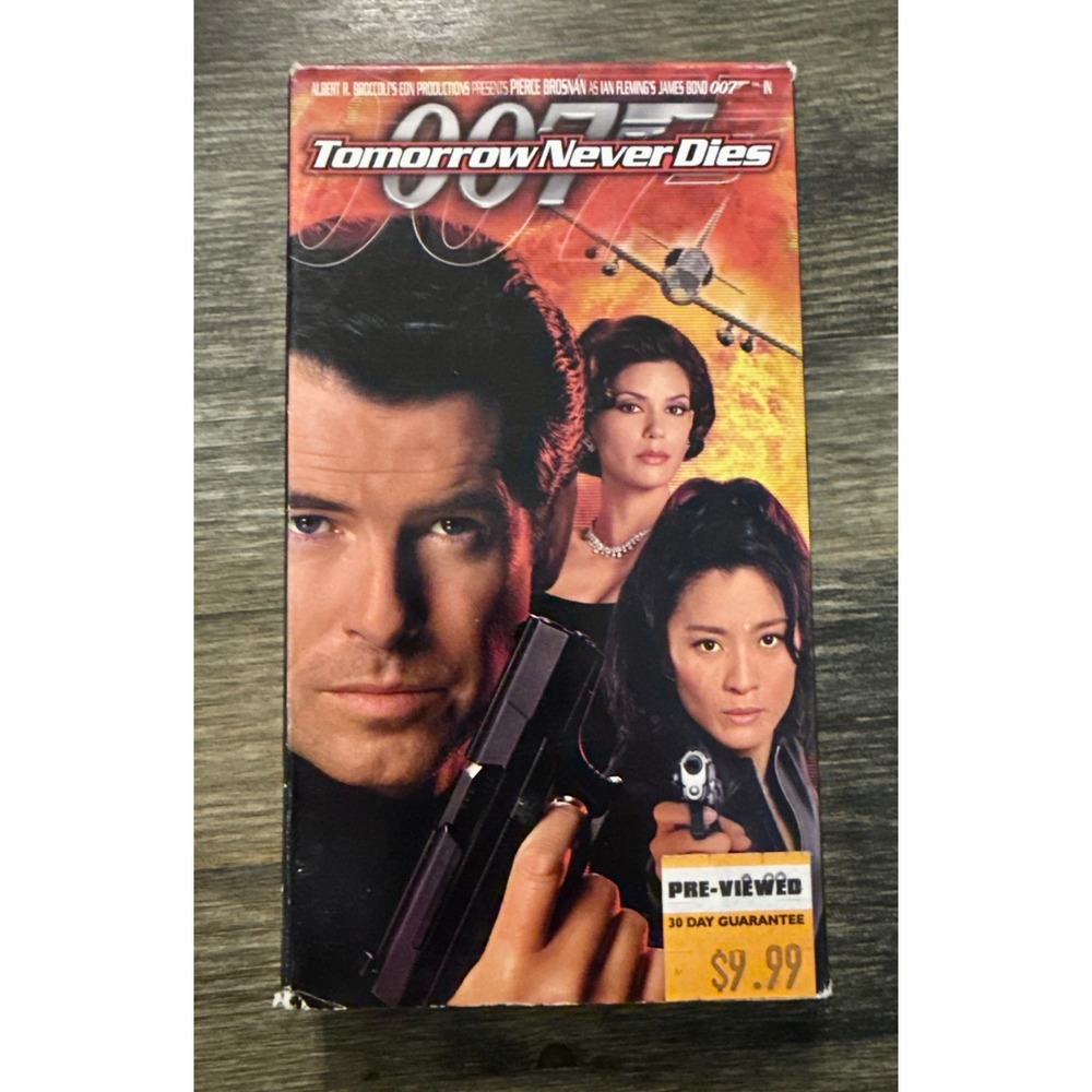 MGM James Bond Tomorrow Never Dies VHS Good 007 Pierce Brosnan Blockbuster Case
